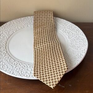 Alexander Julian Elegant Gold Patterned Tie